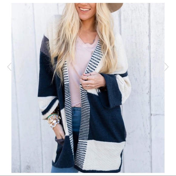 ShopEvelynne Sweaters - Boho Chic Color Block Knit Gorgeous Cardigan